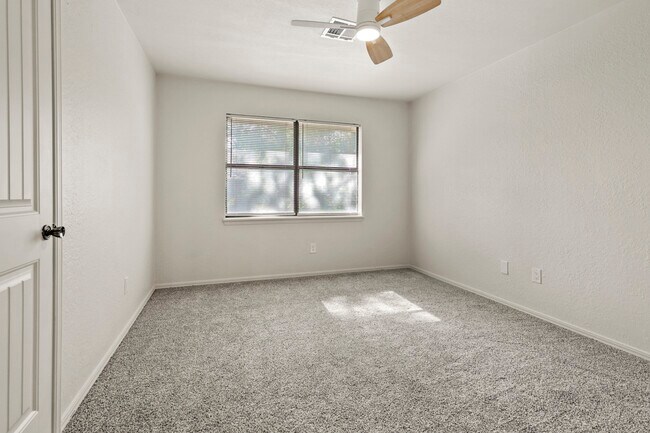 Building Photo - 8747 S 68th E Ave