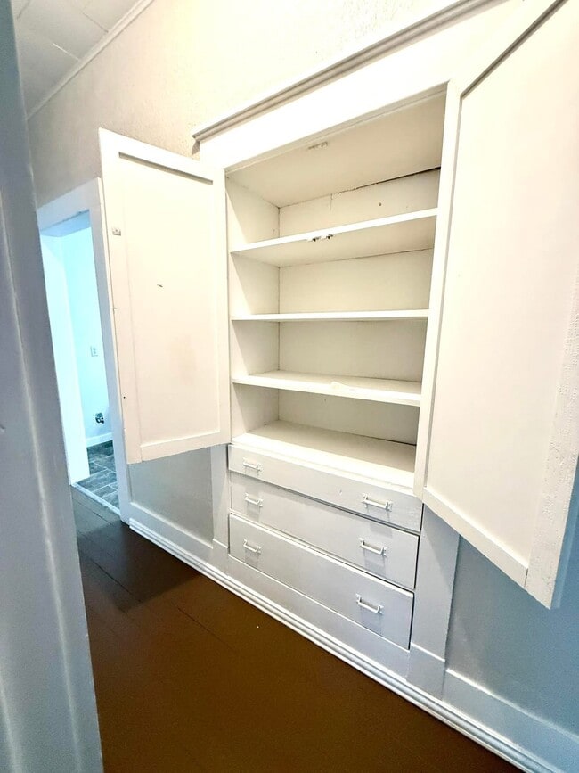 Building Photo - 1501 N Washington St