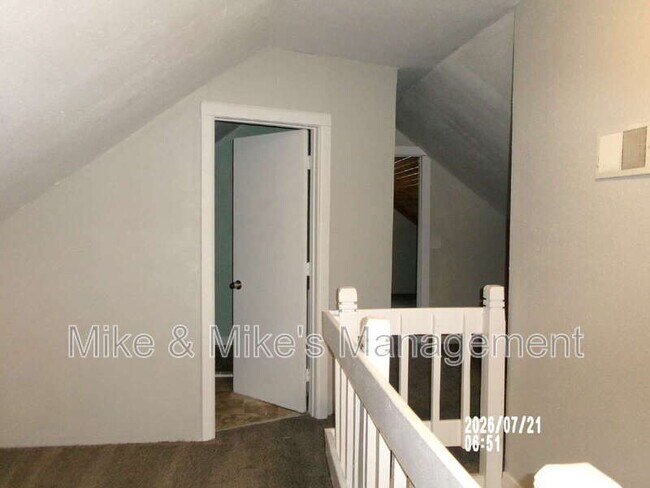 Building Photo - 403 N 61st St
