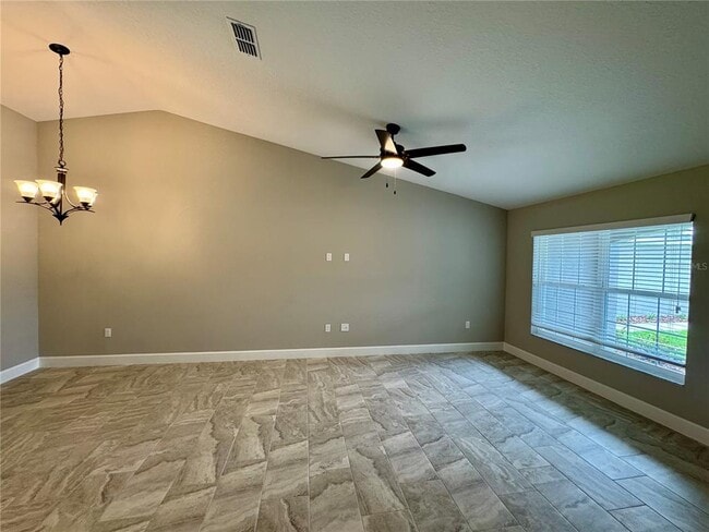 Building Photo - 102 Lynbrook Dr