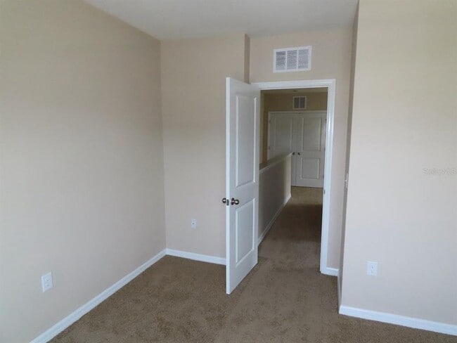 Building Photo - 8725 Daydream St