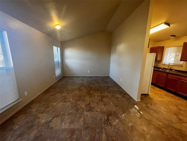 Building Photo - 1204 Blackjack St