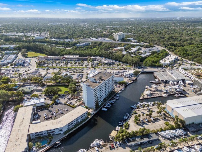 Building Photo - 13155 Ixora Ct