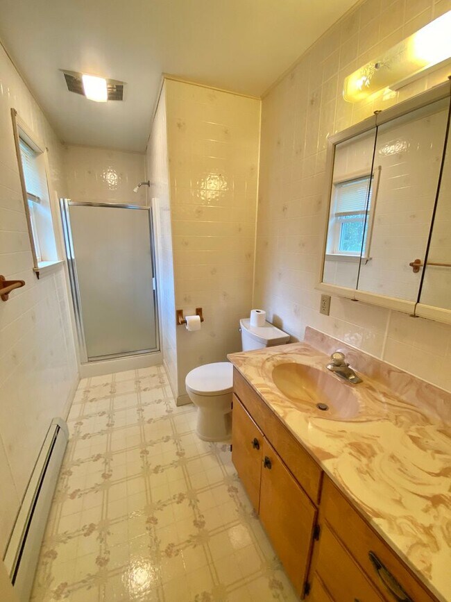 Building Photo - Peaceful Country Living - 4 BR / 3BA