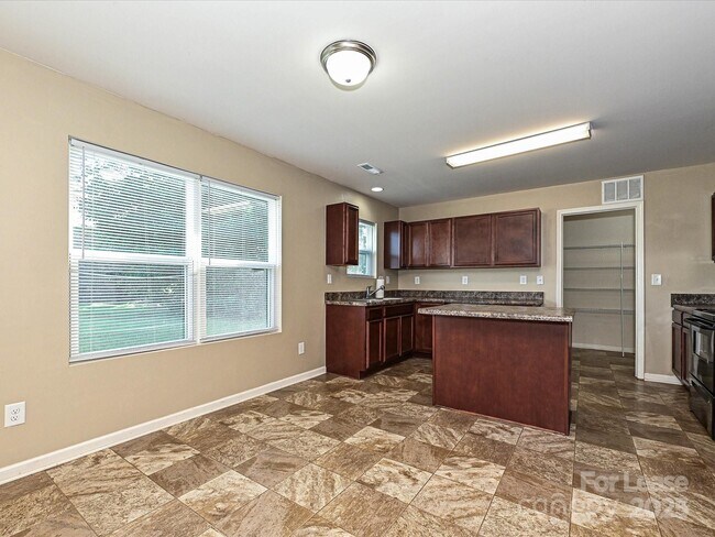 Building Photo - 104 Mulligan Dr