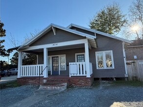 Building Photo - Home For Rent