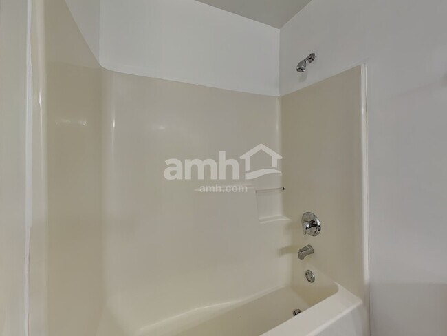 Building Photo - 1801 Winger Dr