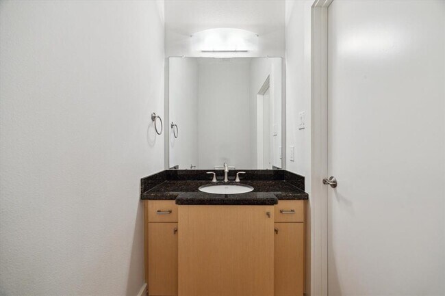 Building Photo - 4721 Caroline St