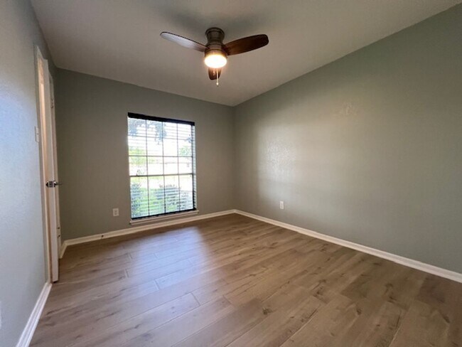 Building Photo - UPDATED HOME IN FLOUR BLUFF - OFFERING GRE...