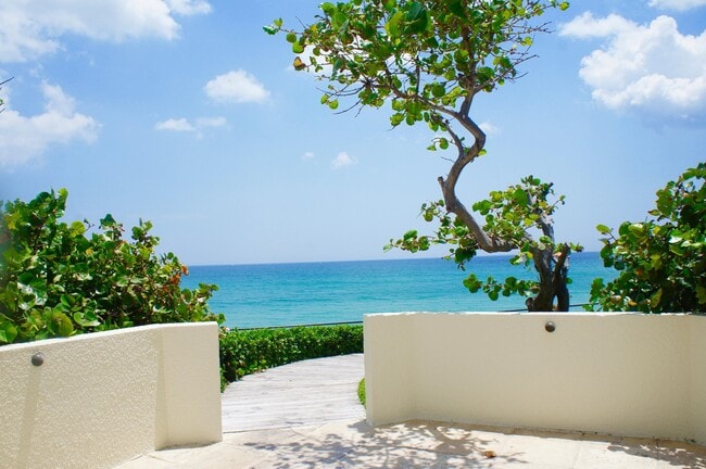 Building Photo - 5070 N Ocean Dr