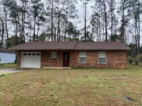 Building Photo - 3BR/2.5BA Off Lake Braford