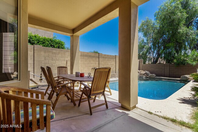 Building Photo - 10573 E Sheena Dr