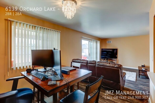 Building Photo - Wonderful West Bloomfield Condo