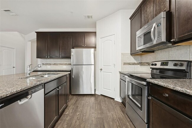 Building Photo - 1200 10th St