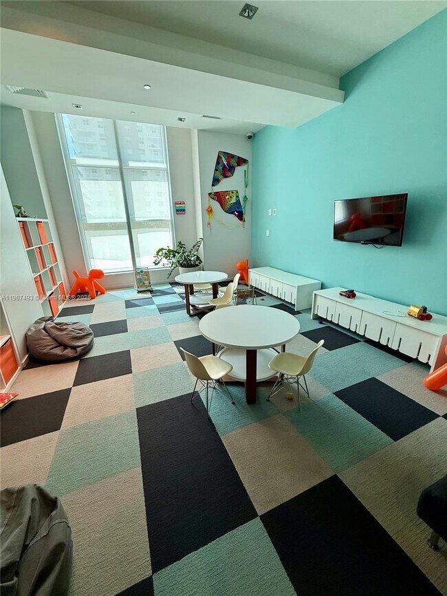 Building Photo - 1100 S Miami Ave