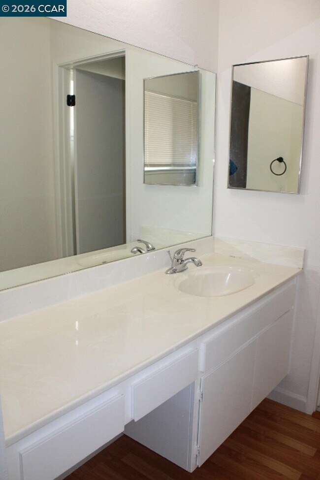 Building Photo - 2152 Blue Jay Cir