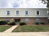 Building Photo - 2610 Park Rd