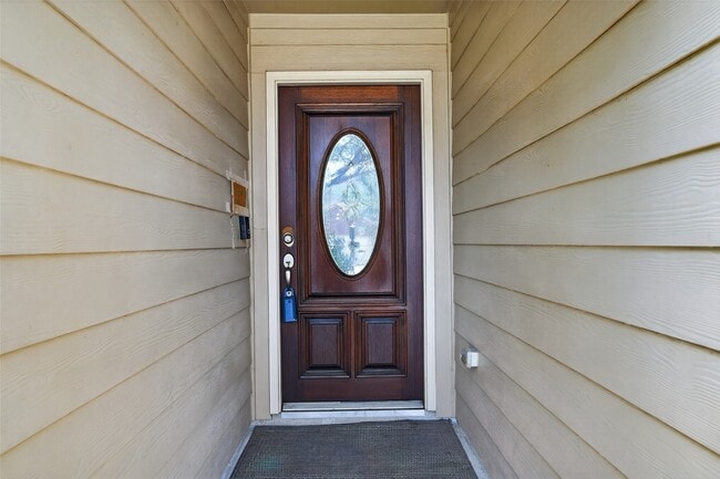 Building Photo - 18214 Almond Place Lane