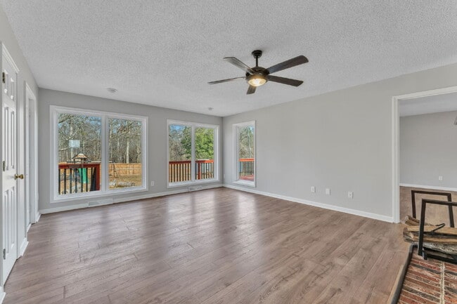 Building Photo - 3BR / 2BA Off-Grid Luxury Living with Large Fenced Lot and Solar Power $2297/mo rent