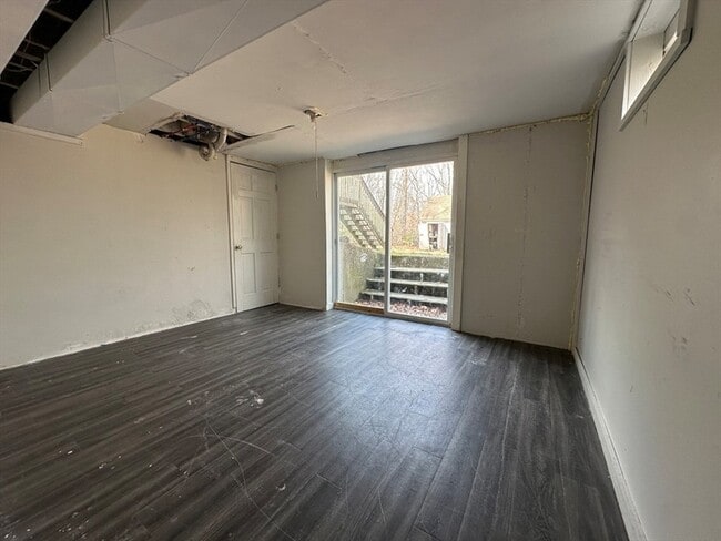 Building Photo - 63 Crabtree Rd