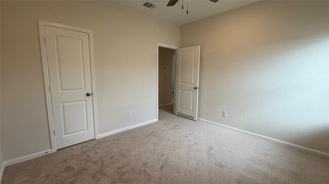 Building Photo - 5089 Andorra Bend Ln