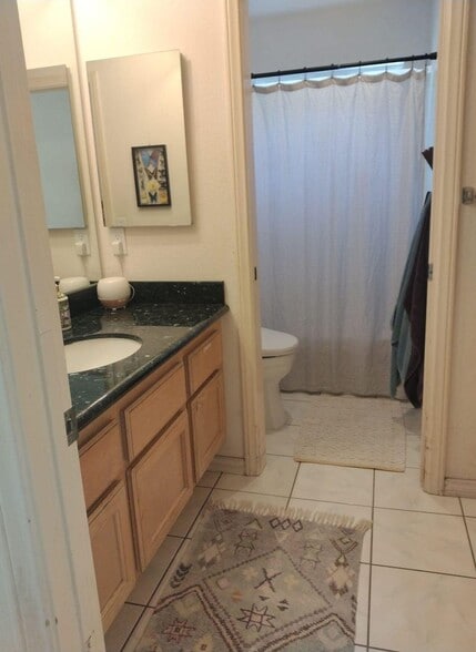 Building Photo - 670 Alagria Pl