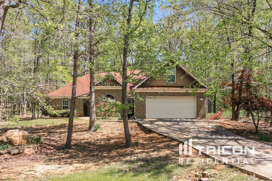 Primary Photo - 45 Pebble Creek Dr
