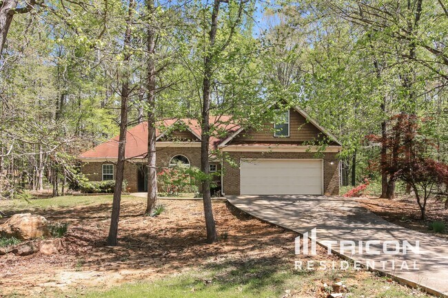 Primary Photo - 45 Pebble Creek Dr