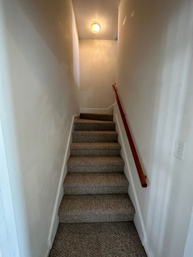 Building Photo - 701 Spalding Ct