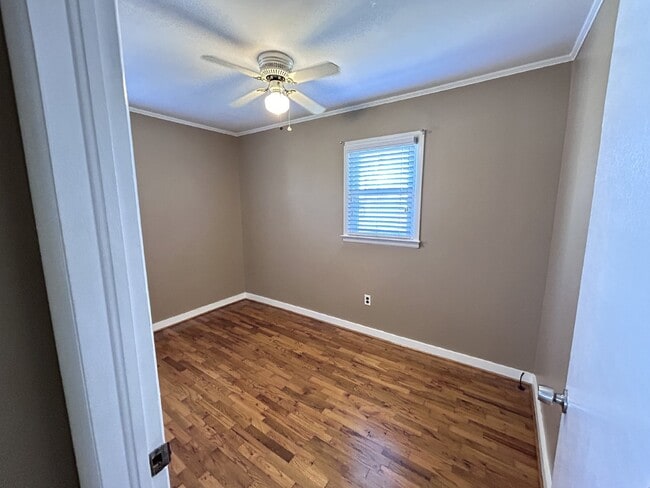 Building Photo - "Charming 2-Bed Home in Sharon, TN – Cozy 800 Sq Ft Living!"