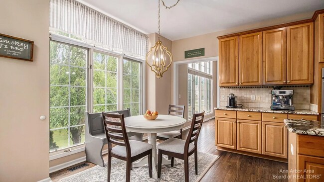 Building Photo - 50145 Tottenham Ct