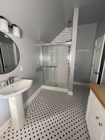 Spacious Bathroom & Shower - 1354 W 65th St