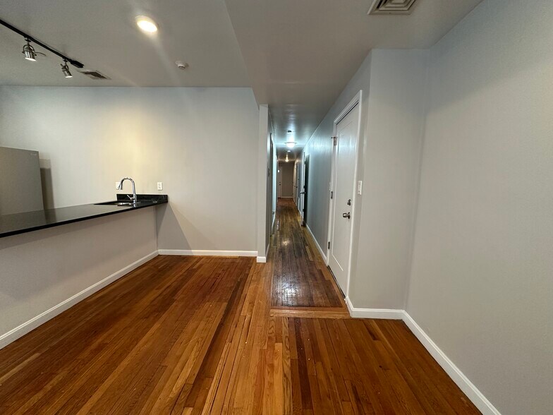 Building Photo - 55 Cary Ave