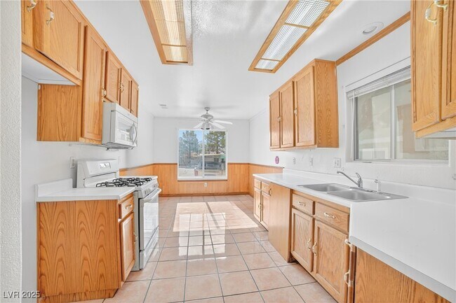 Building Photo - 1509 Linnbaker Ln