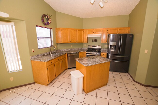 Building Photo - Spacious 4-Bedroom, 2-Bath Home with With ...