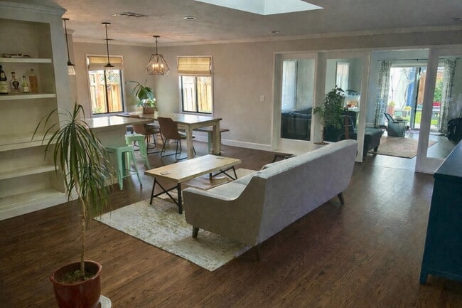 Building Photo - 1700 Cleveland Ave