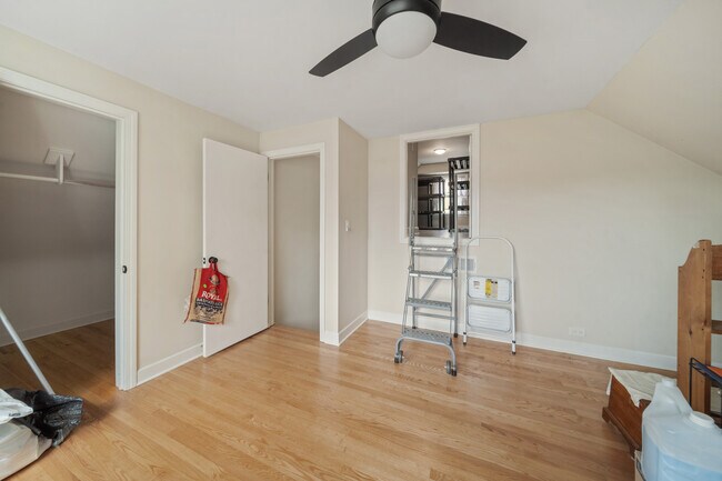 Building Photo - 5320 Suffield Ct
