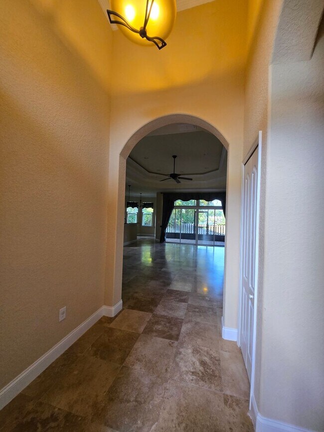 Building Photo - 5/3.5 Willow Oak Plantation