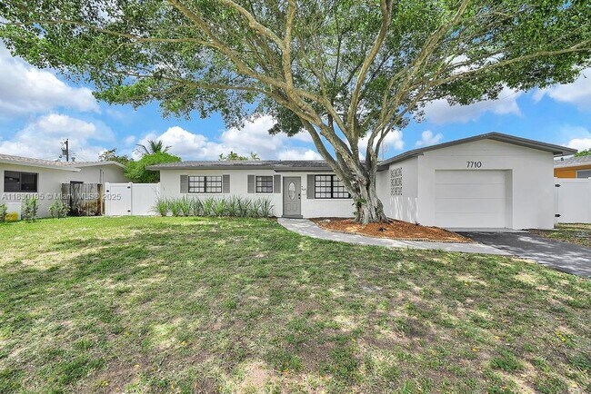 Building Photo - 7710 NW 6th Ct