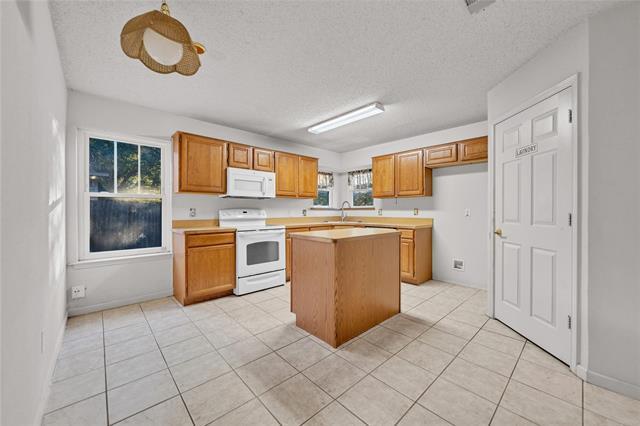 Building Photo - 8404 Whispering Creek Trail