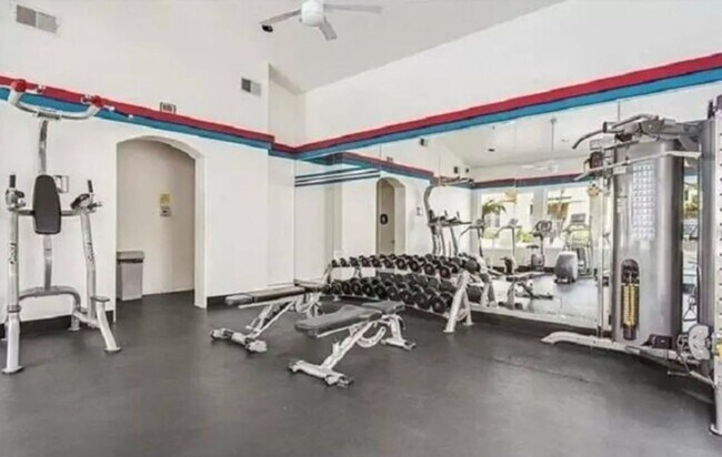 Building Photo - Beautiful 1 Bed 1 Bath in a great community