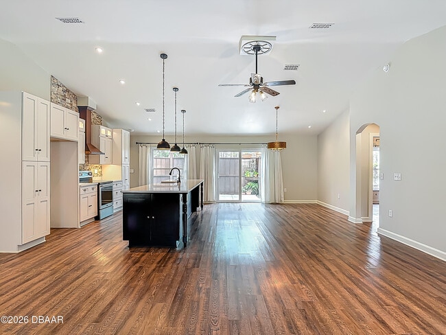 Building Photo - 14 Zollinger Pl