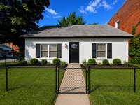 Building Photo - 400 W Courtois St