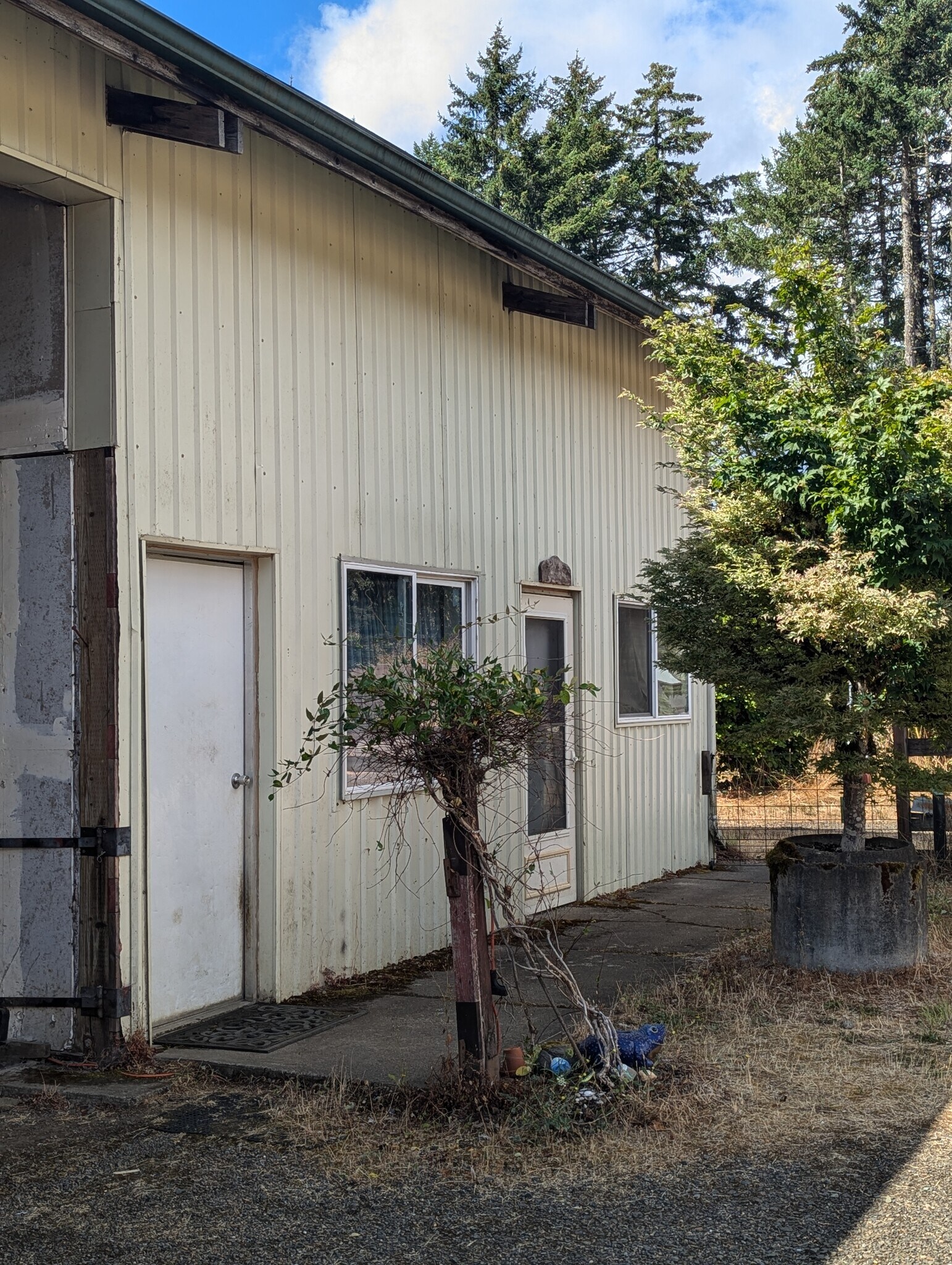 Building Photo - 1002 Pioneer Rd