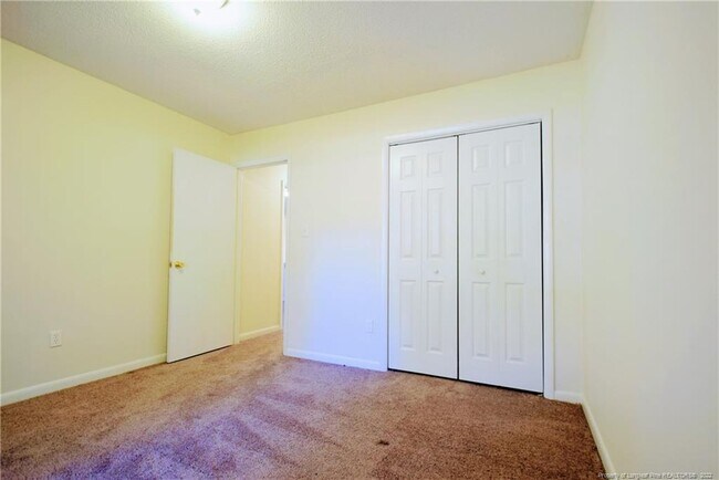 Building Photo - 2102 Forest Hills Dr