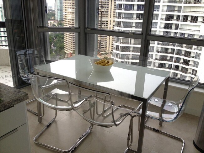 Building Photo - 19101 NE 36th Pl