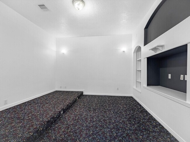 Building Photo - 13707 Birney Point Ln