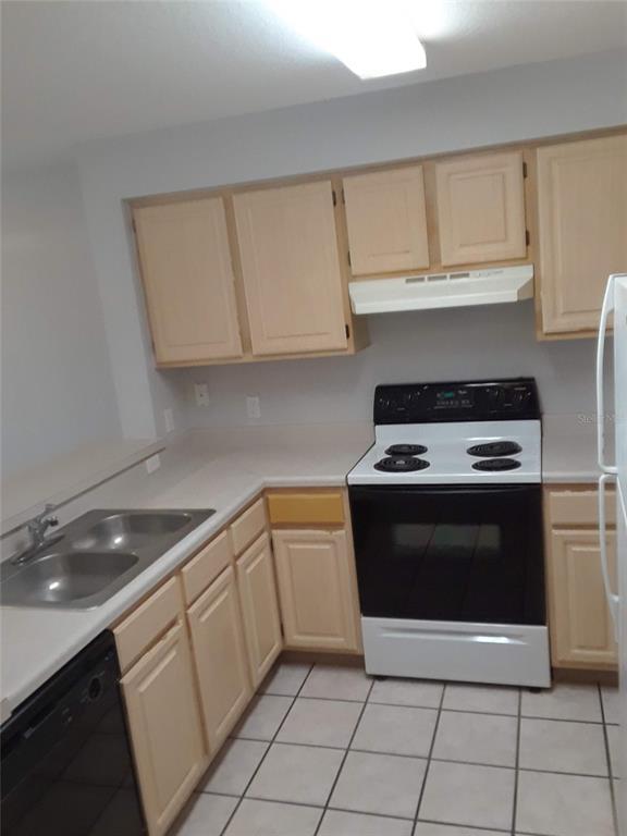 Building Photo - 14001 Fairway Island Dr