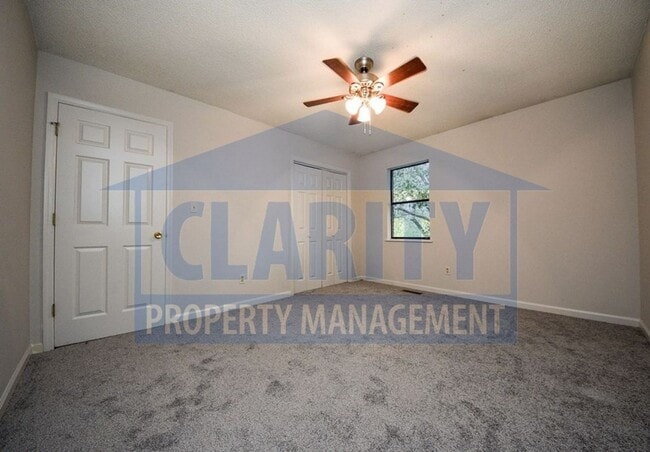 Building Photo - Excellent CLEVELAND NW location!