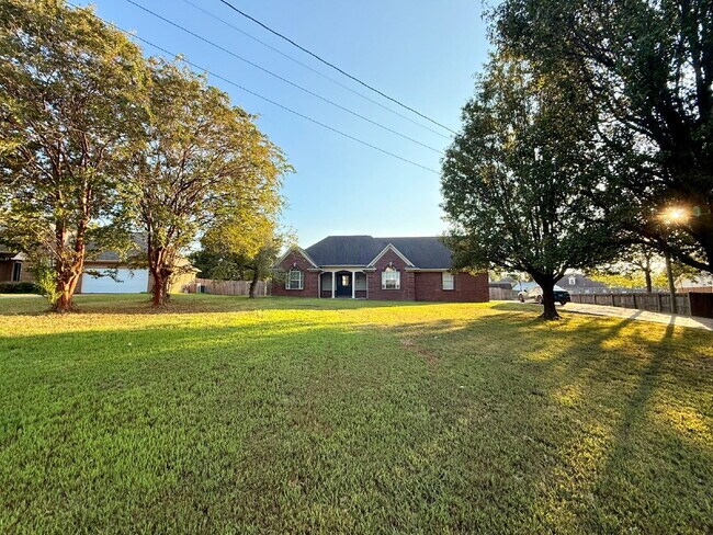 Building Photo - Room to Spread Out! 3-Bedroom Atoka Home with Bonus Room & Fenced Yard